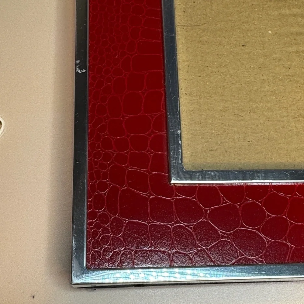 Vintage Faux Red Crocodile Pattern 3 x 5 Photo Frame